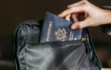 Visi Menjadi penyedia layanan pengurusan dokumen terpercaya dan terbaik di Indonesia, dengan fokus pada kepuasan pelanggan dan inovasi layanan.